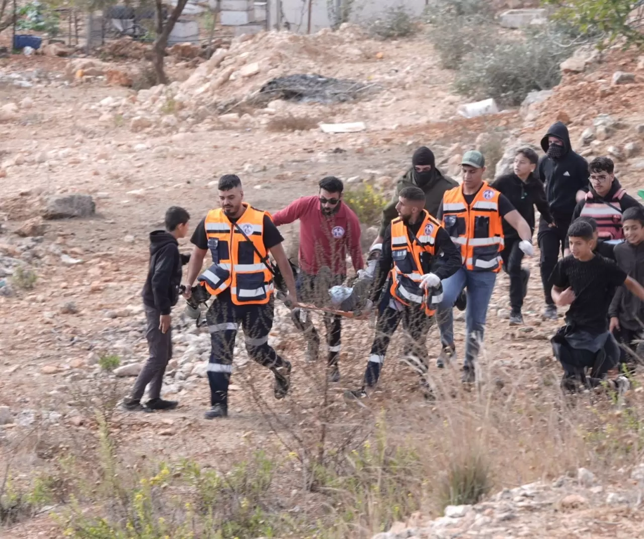 İsrail askerleri Filistinli esirlerin serbest bırakılmasını bekleyen kalabalığa müdahale etti 2