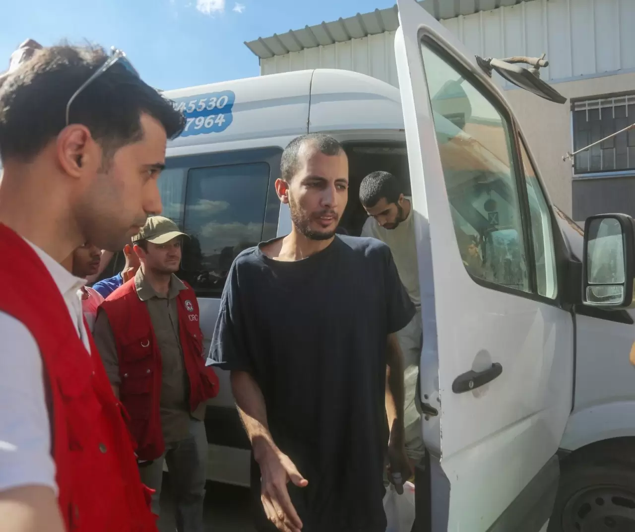 İsrail, Gazze’den alıkoyduğu 13 Filistinli esiri aylar sonra serbest bıraktı 4