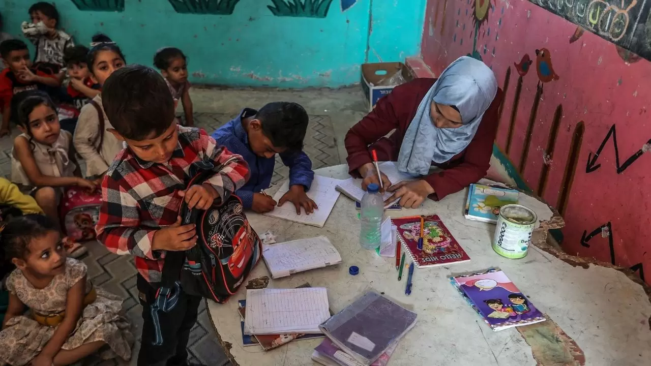 Gazze’de yıkılan okulların yerine evler sınıfa dönüştü 14