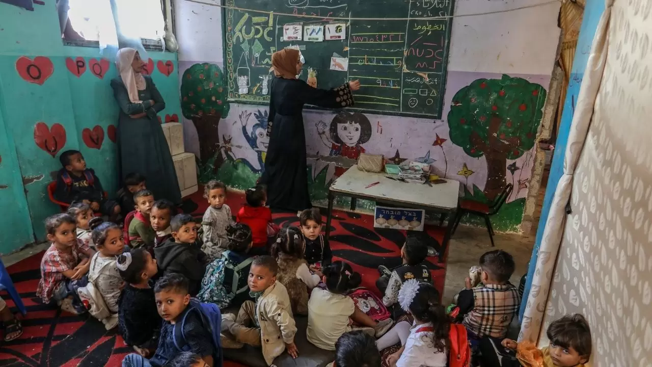 Gazze’de yıkılan okulların yerine evler sınıfa dönüştü 3