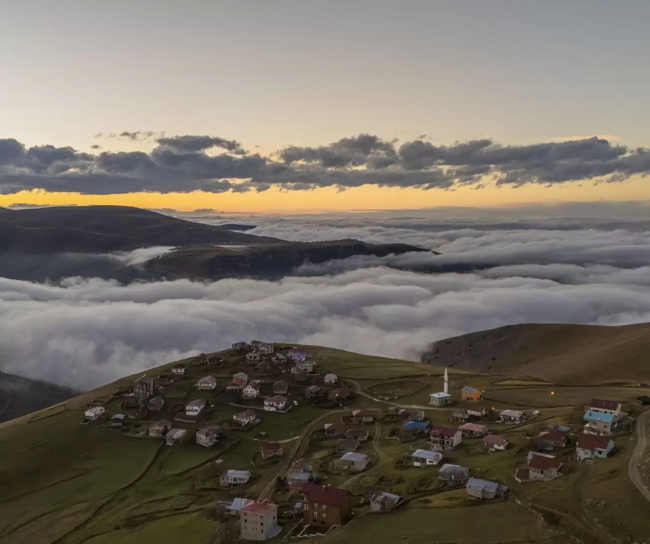Trabzon'un Sultan Murat Yaylası sonbahar ve sisle büyülüyor 6