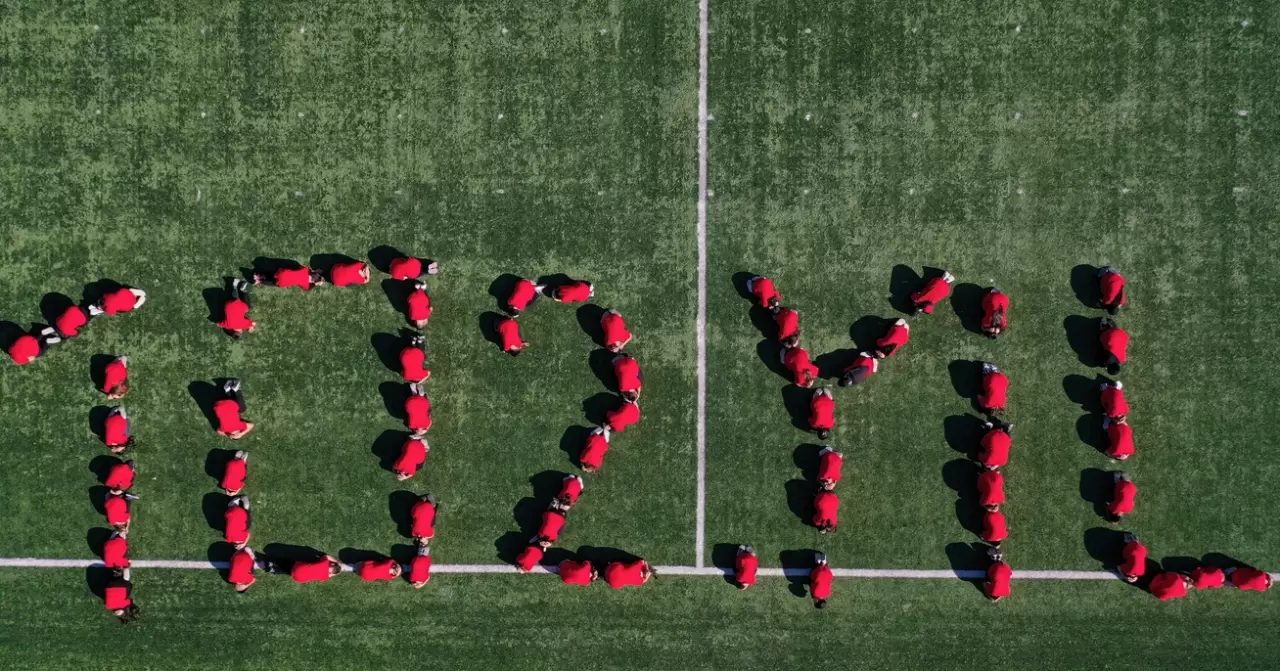 Depremin merkez üssü Sındırgı'da 29 Ekim Cumhuriyet Bayramı coşkuyla kutlandı 3