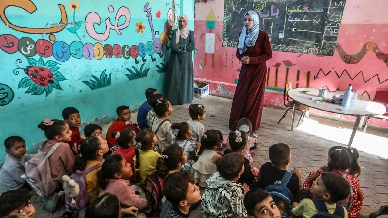 Gazze’de yıkılan okulların yerine evler sınıfa dönüştü 4