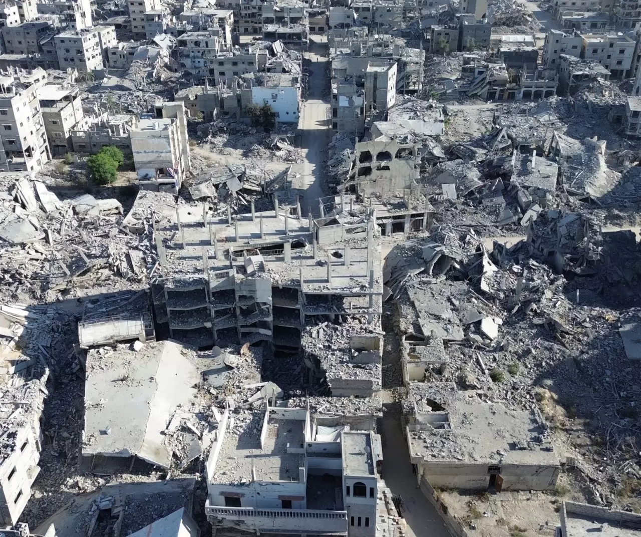 Gazze'de sağlanan ateşkesin ardından Han Yunus kentindeki yıkım havadan görüntülendi 2