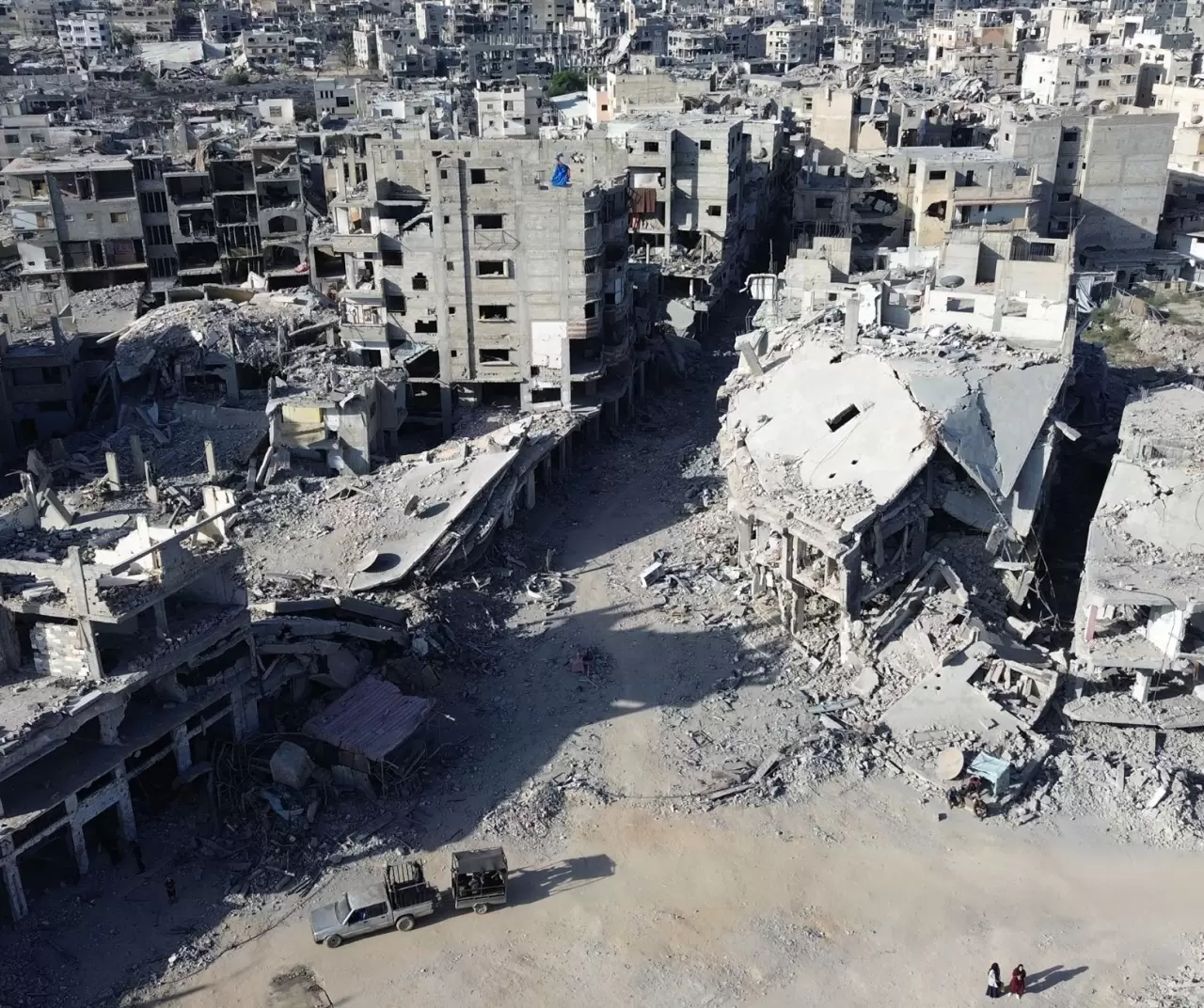 Gazze'de sağlanan ateşkesin ardından Han Yunus kentindeki yıkım havadan görüntülendi 7