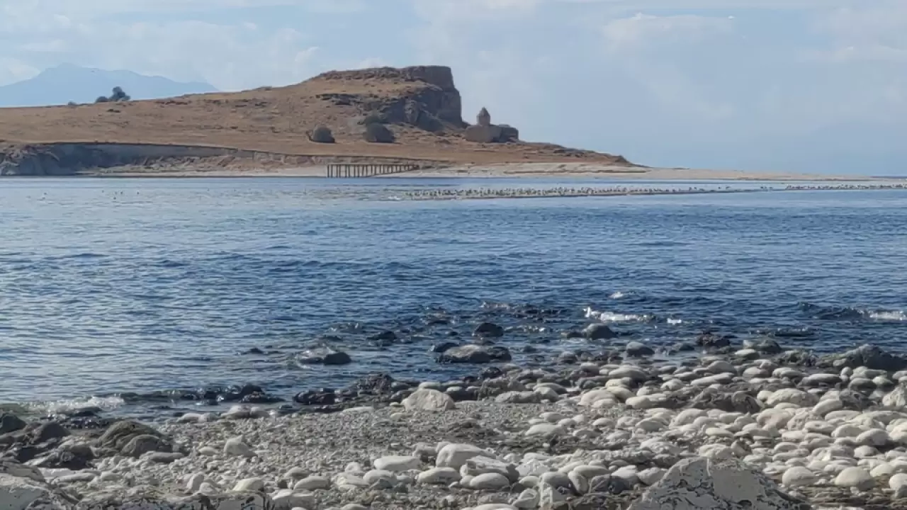 Van Gölü'nde su seviyesi düştü, antik yol ortaya çıktı 5