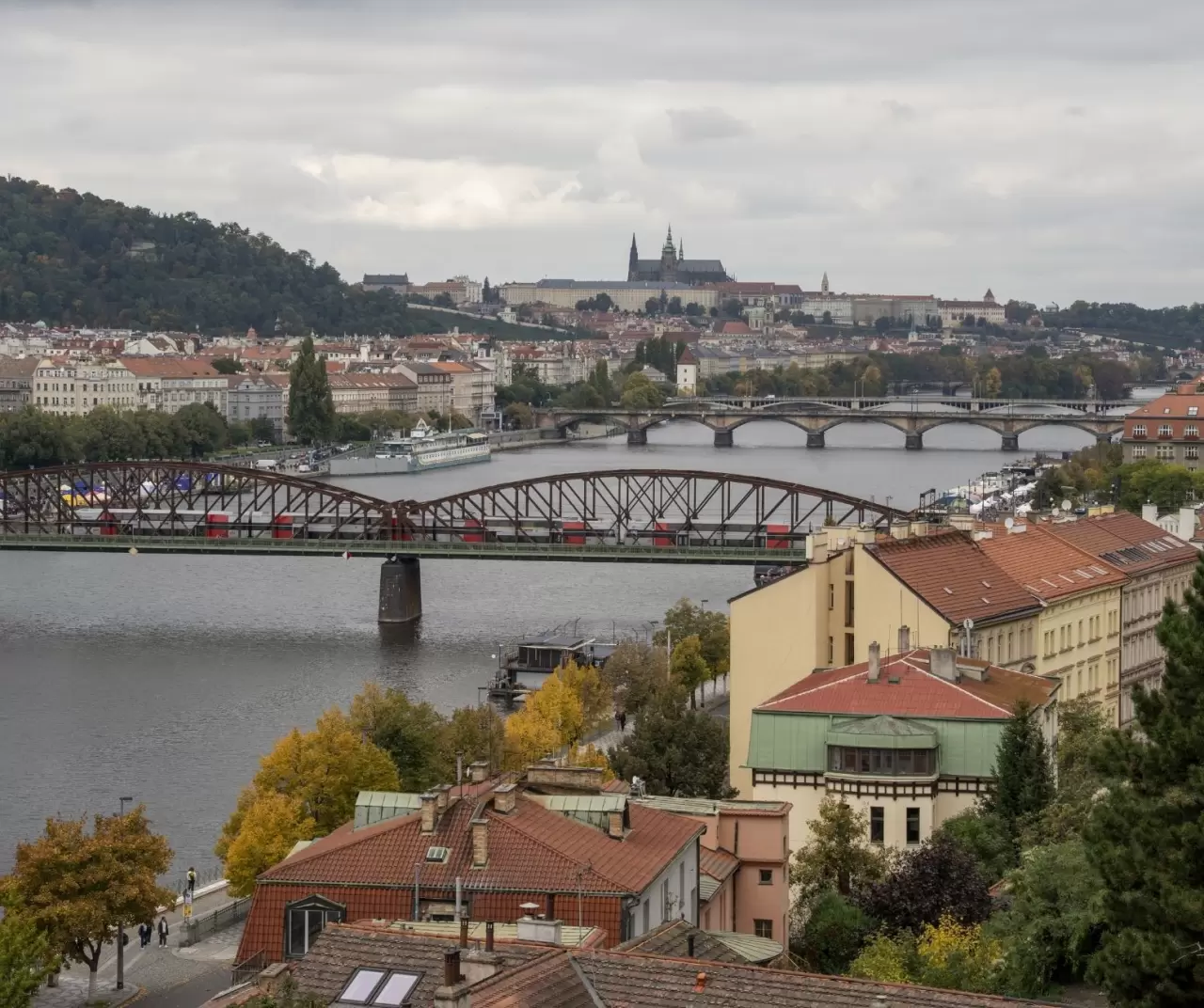 Sonbahar Prag’da büyüleyici renkler sunuyor 14