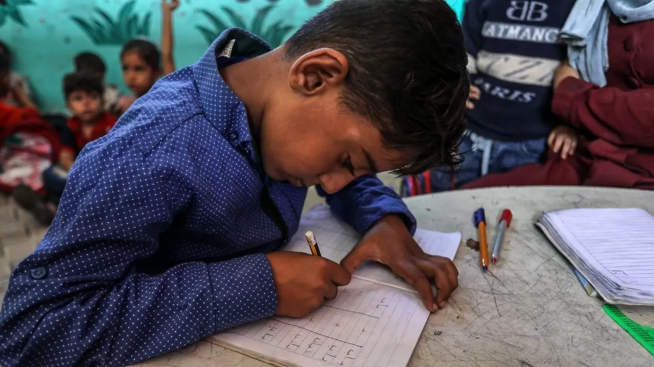 Gazze’de yıkılan okulların yerine evler sınıfa dönüştü 16