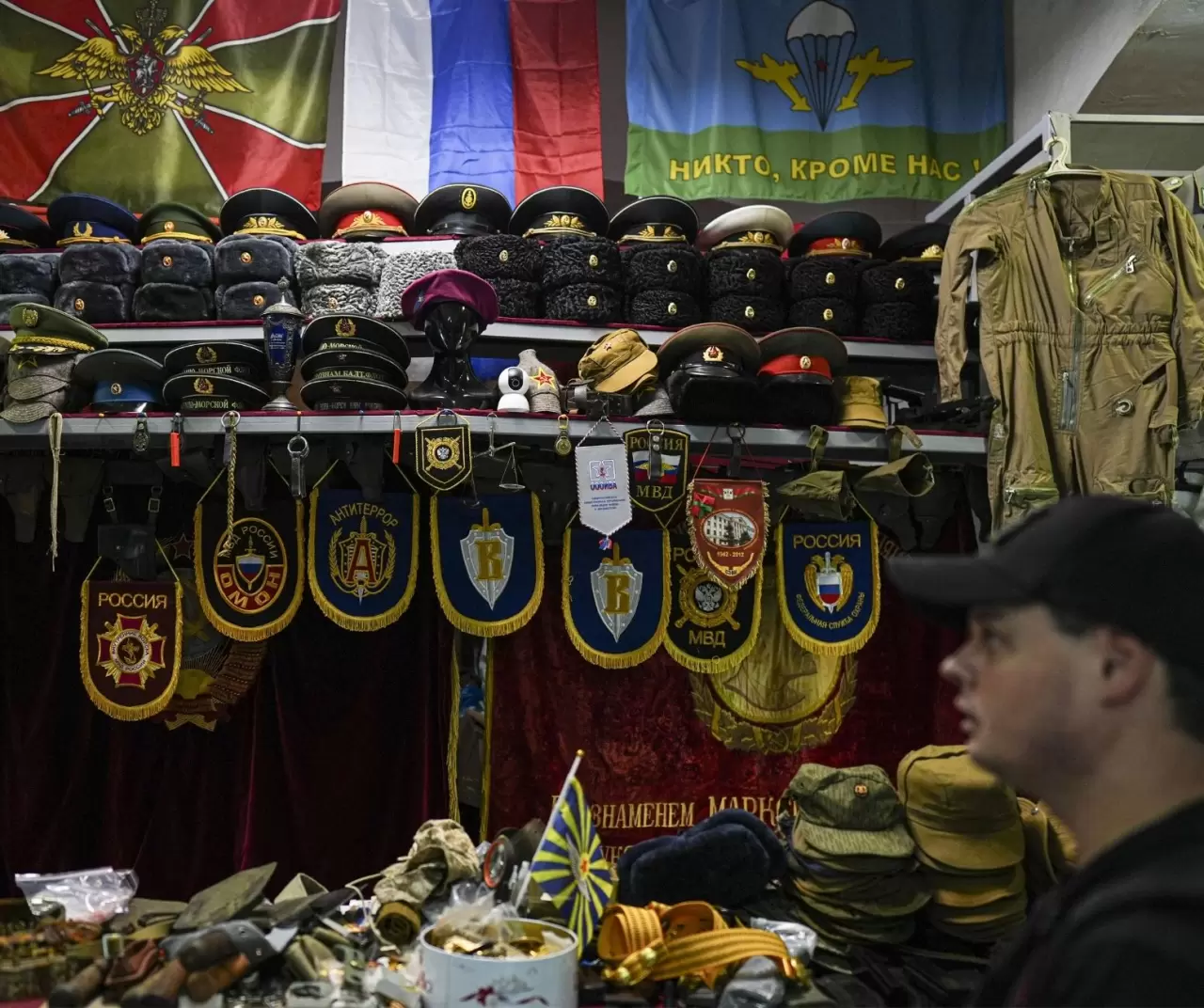 Moskova’daki “Mutlu Turna Balığı” antika mağazası ziyaretçilerini geçmişe götürüyor 1