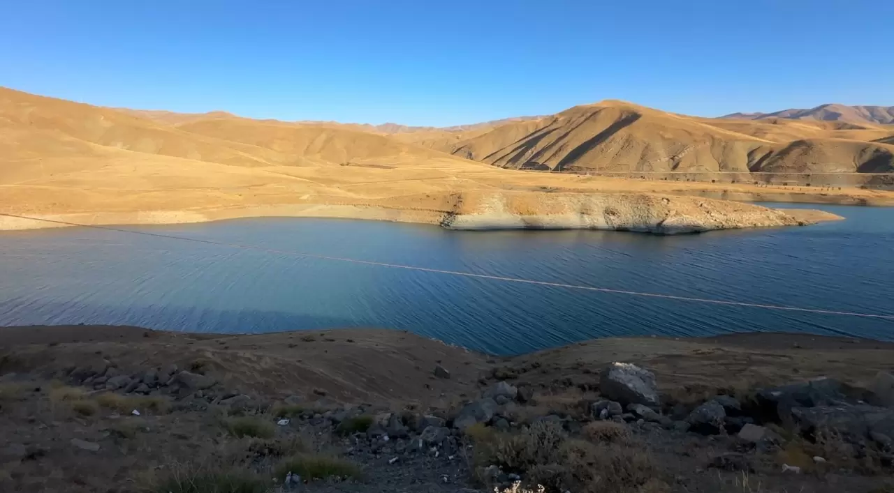 Hakkari’de Dilimli Barajı’nda su seviyesi 10 metre düştü: Kuraklık alarm veriyor 9