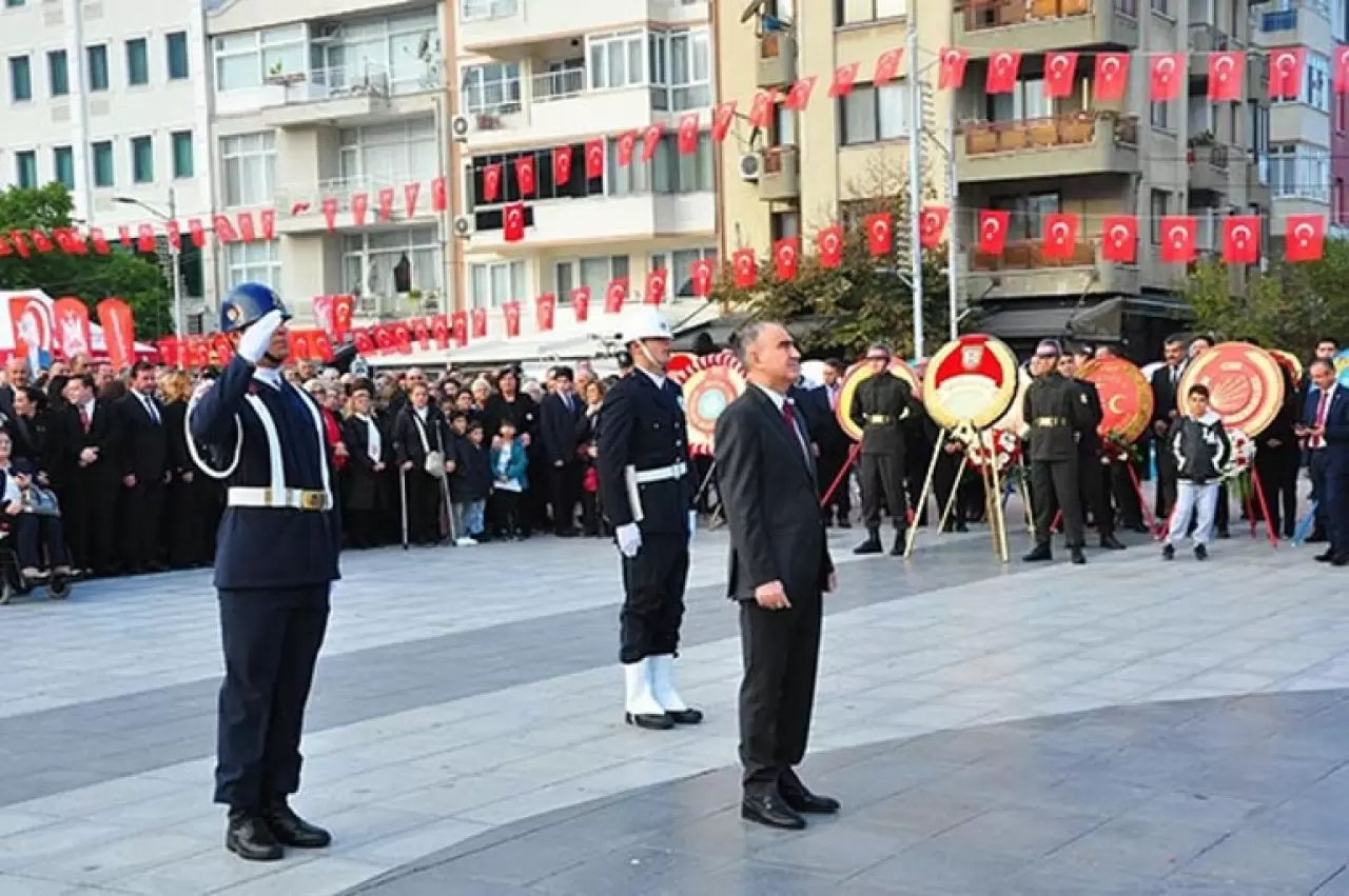 Türkiye Atatürk'ü anıyor! Dört bir yanda hayat adeta durdu 9