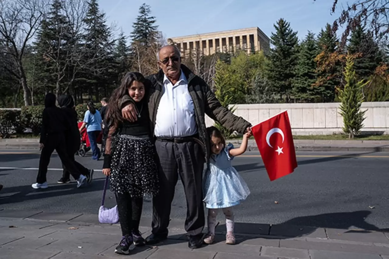 Türkiye Atatürk'ü anıyor! Dört bir yanda hayat adeta durdu 3