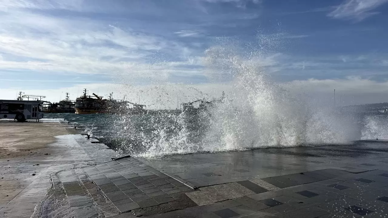 Meteoroloji’den kuvvetli rüzgâr ve sis uyarısı! 3