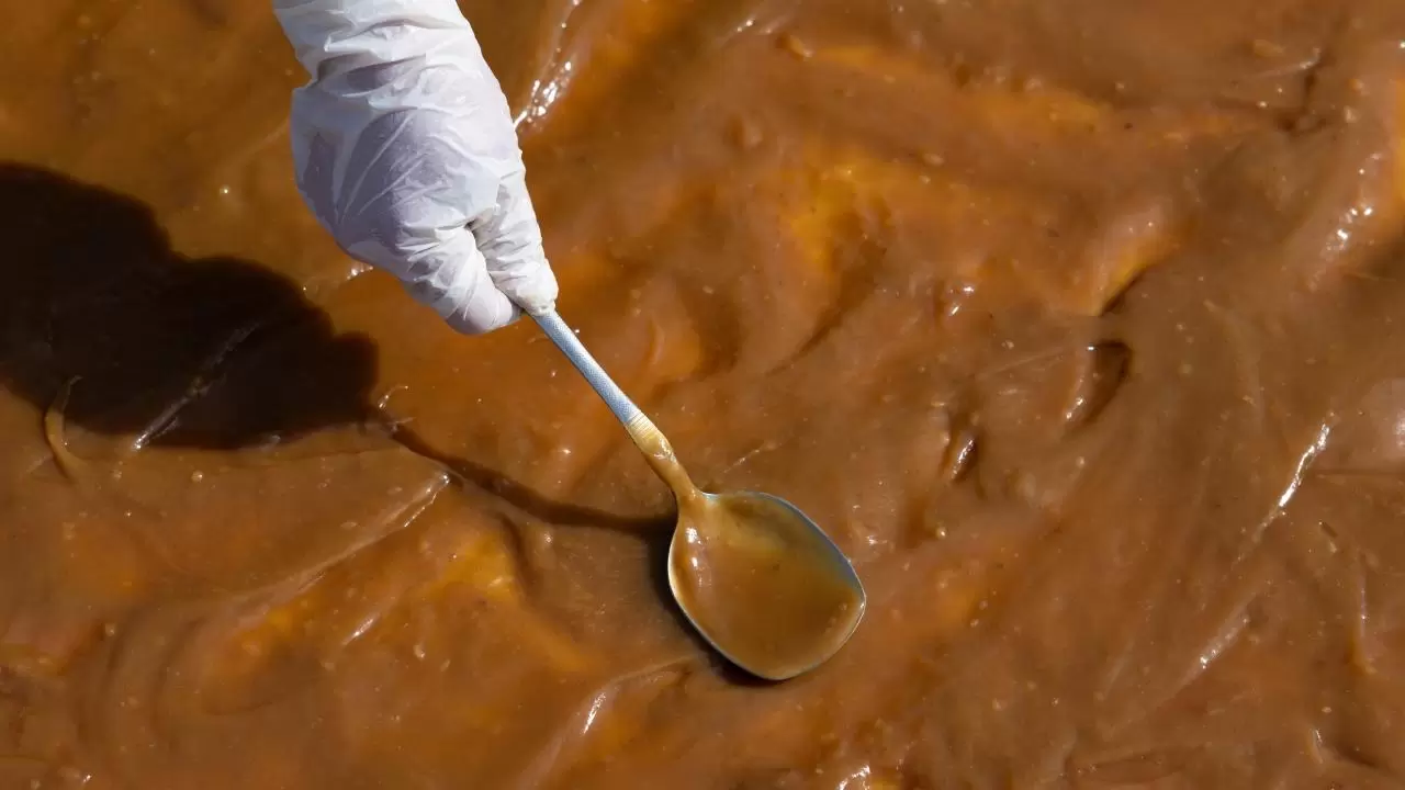 Sason’da kış hazırlığı: Cevizli sucuk ve pestil mesaisi 8