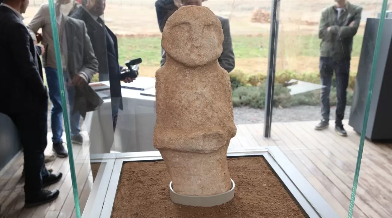 Neolitik dönemin 3 boyutlu insan heykelleri ilk kez sergilenecek 3