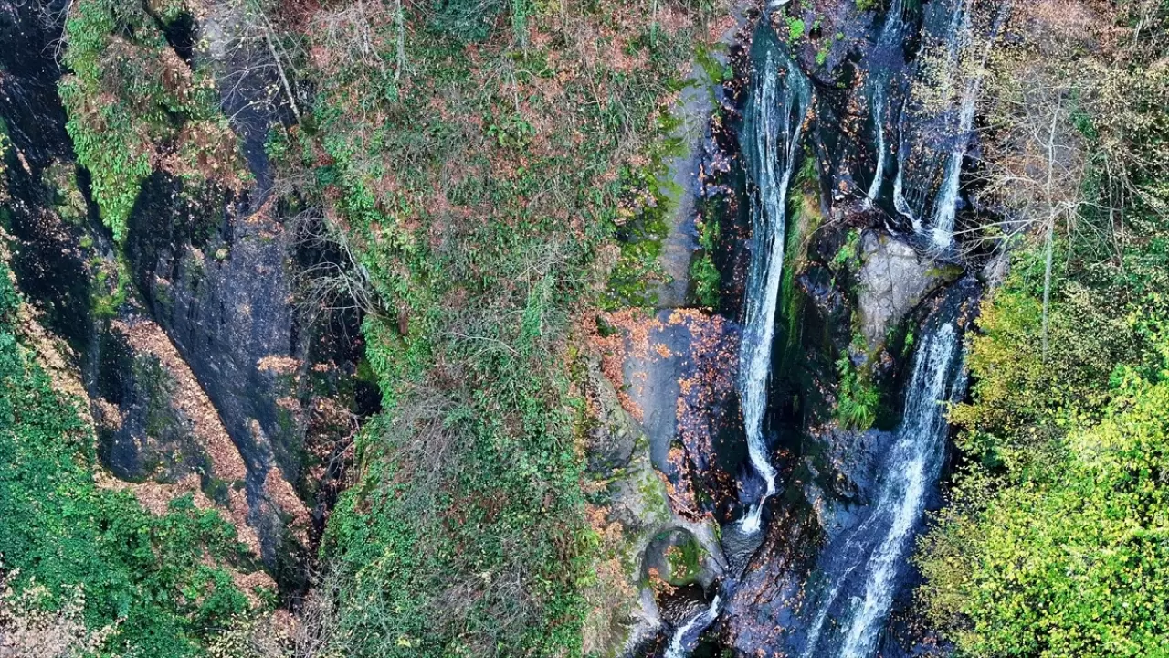 Güzeldere Şelalesi Tabiat Parkı'nda sonbahar renkleri 7