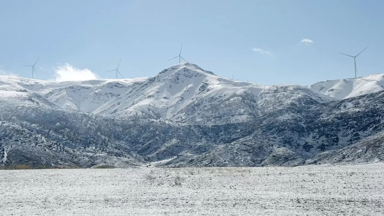 Doğu’da kış yüzünü gösterdi: 3 il beyaza büründü 6