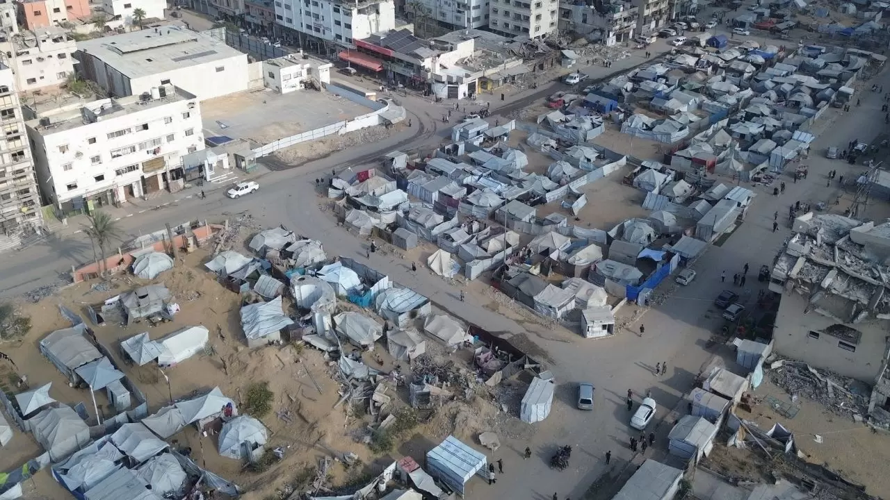 Bir zamanlar törenlerin yapıldığı meydan, şimdi evsizlerin sığınağına dönüştü 4