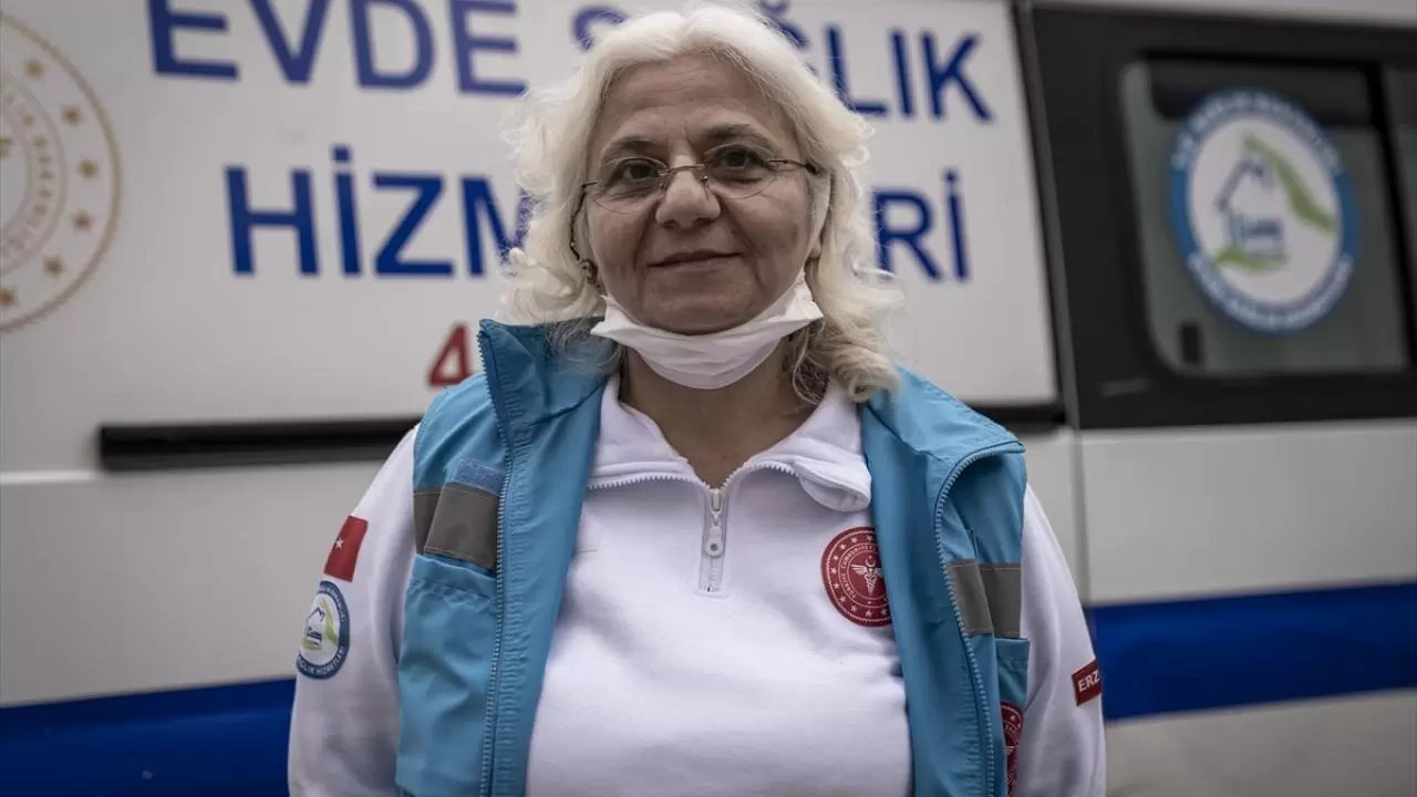 Yaşlıların evini diş kliniğine çeviriyor, bakıma muhtaç hastalara konfor sağlıyorlar 8