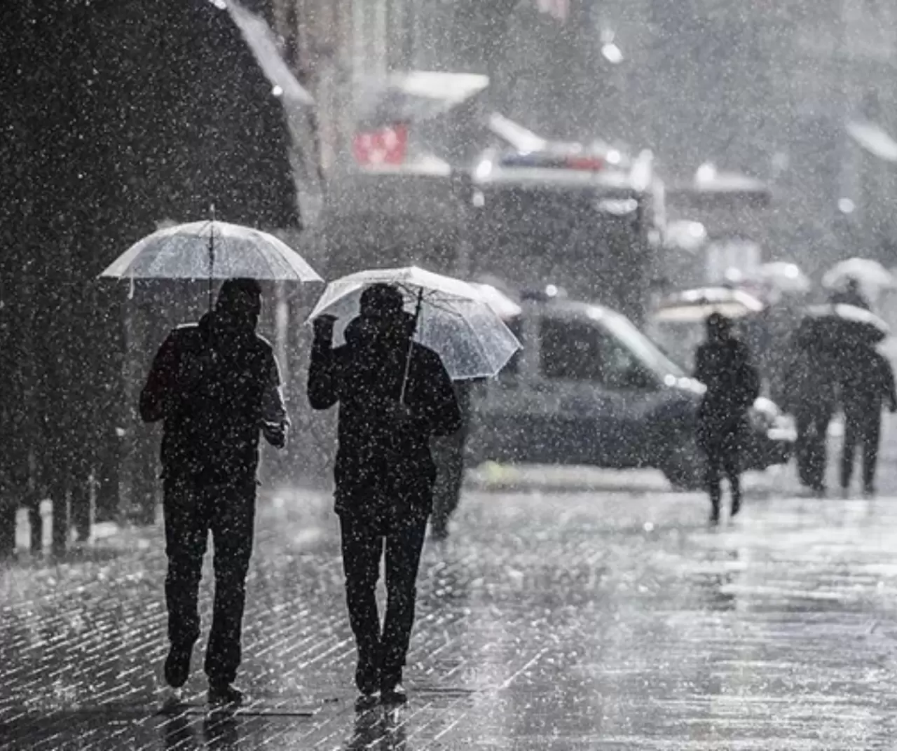 Meteoroloji’den kuvvetli yağış ve kar uyarısı: Sıcaklıklar düşüyor! 6