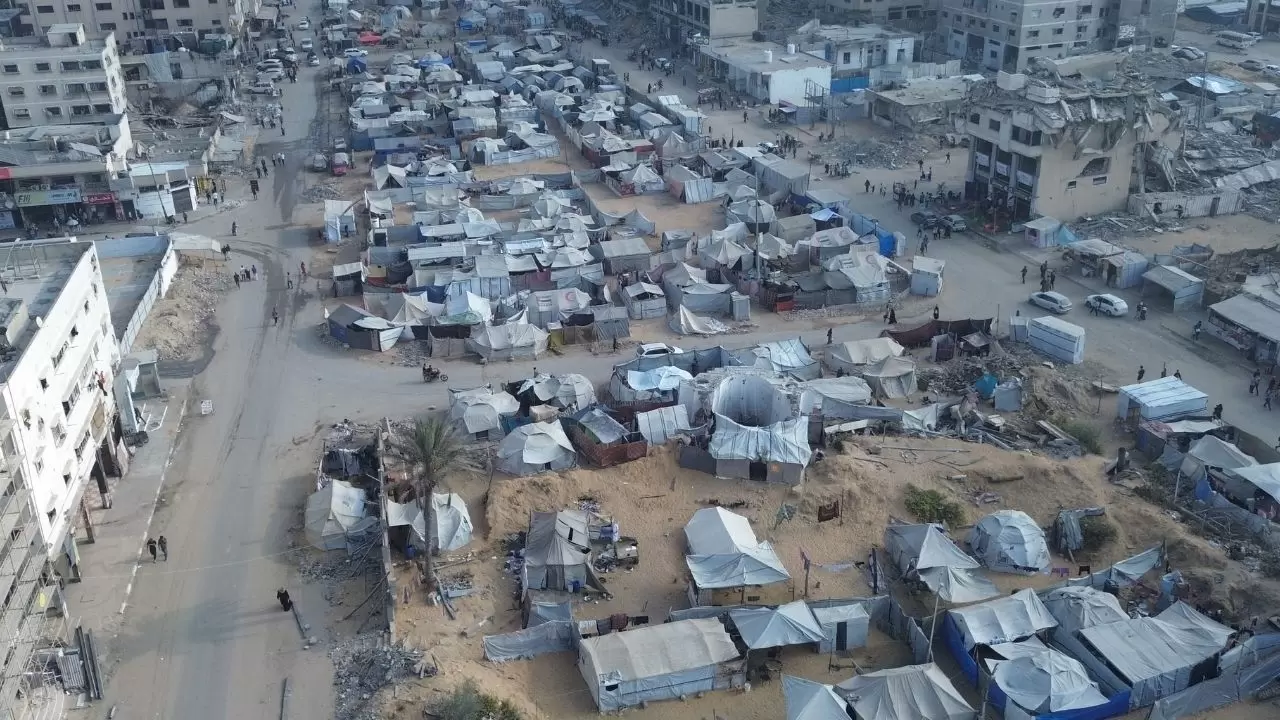 Bir zamanlar törenlerin yapıldığı meydan, şimdi evsizlerin sığınağına dönüştü 1