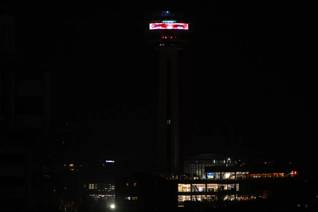 Atakule'ye "10 Kasım Atatürk'ü Anma Günü"ne özel yansıma 1