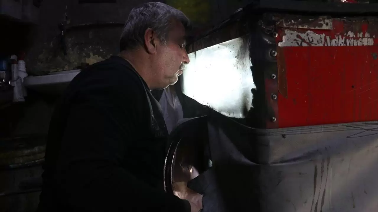 41 yıllık mesleğini bırakıp "unutulmasın" diye kalaycılığa başladı 10