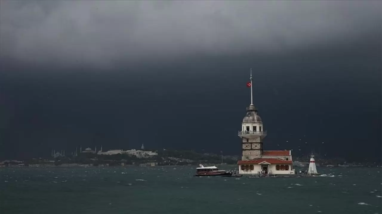 Meteoroloji uyardı: Ege’de sağanak, Marmara’da sis! Sıcaklıklar mevsim üstünde seyredecek 11