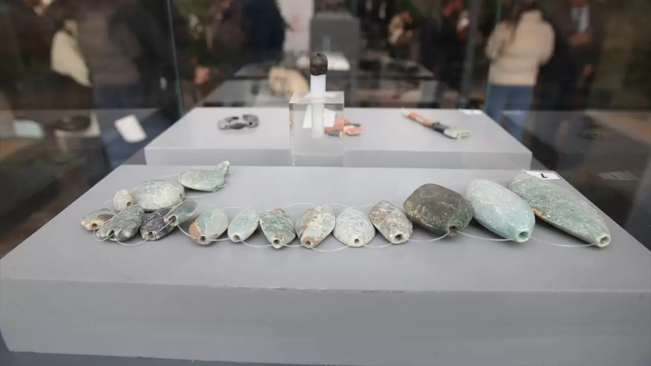 Neolitik dönemin 3 boyutlu insan heykelleri ilk kez sergilenecek 2