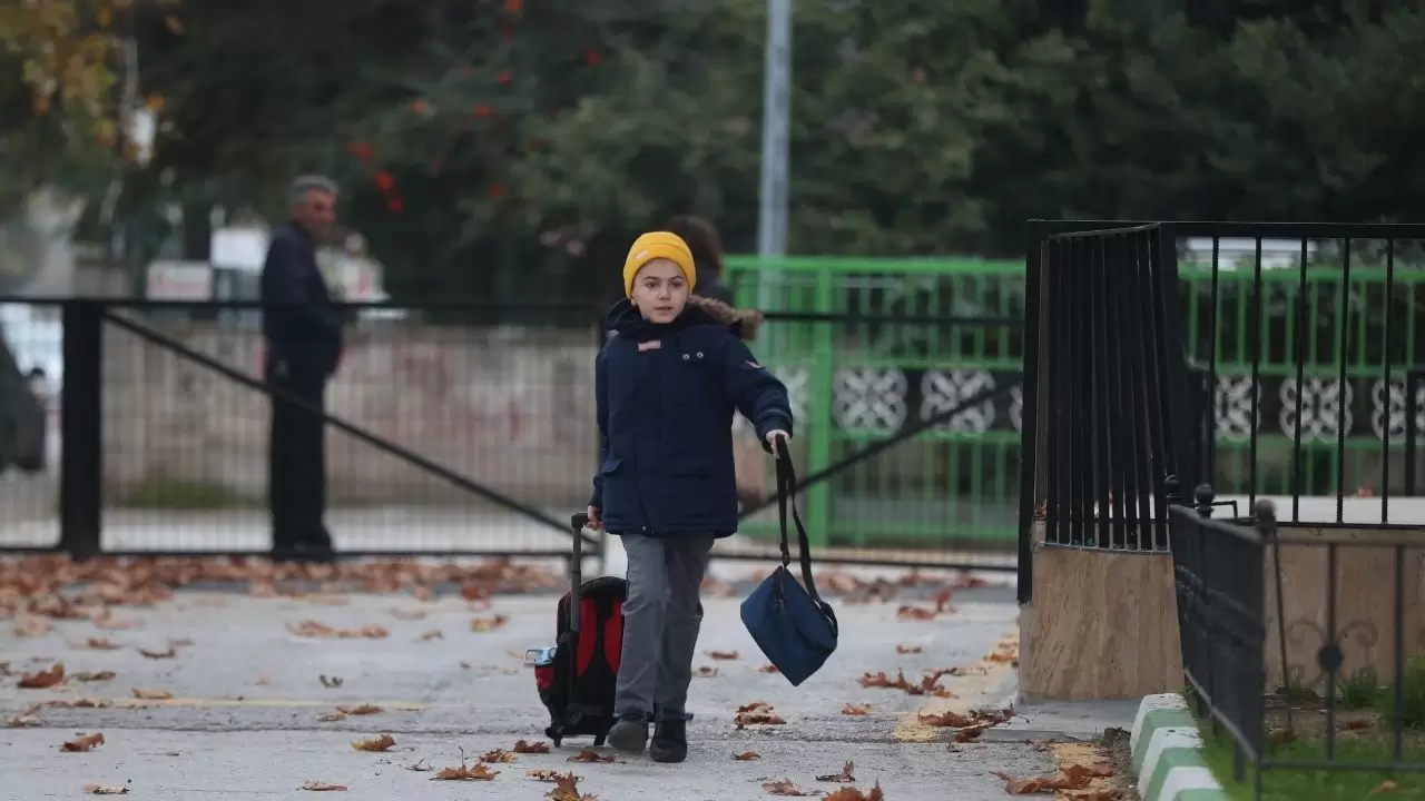 Ara tatil bitti, öğrenciler yeniden ders başında 8