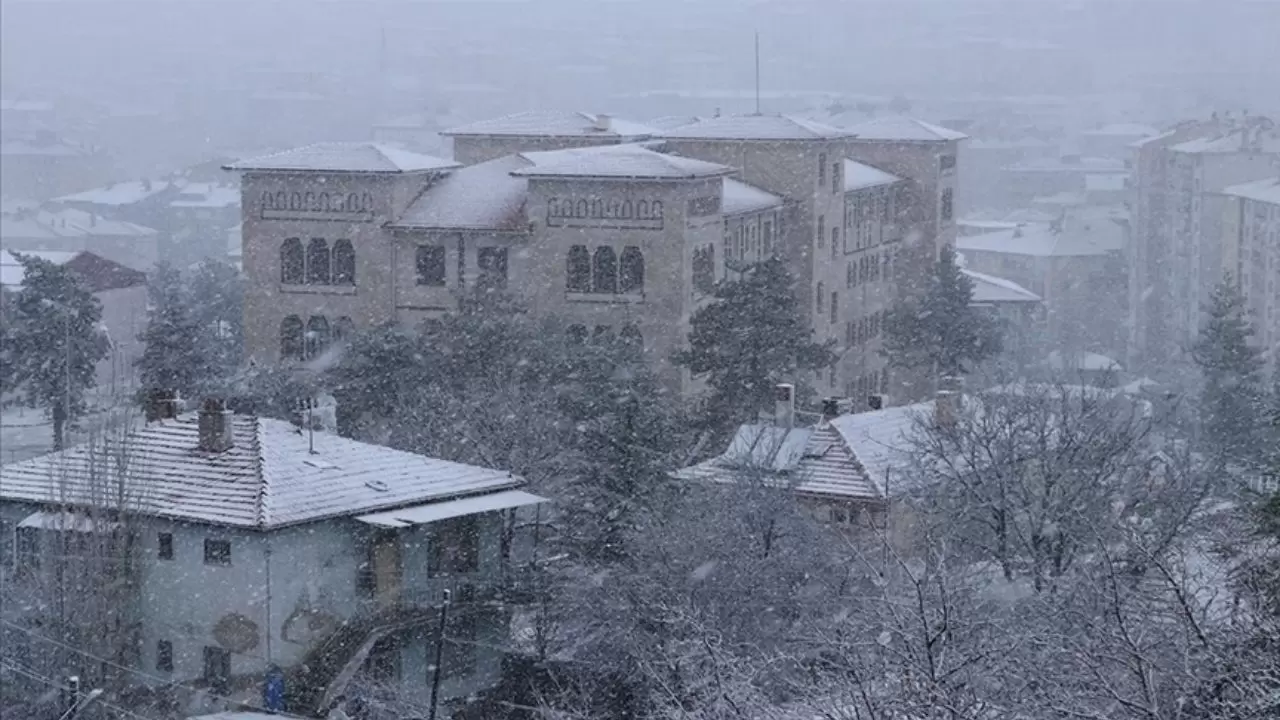 Türkiye’nin yüksek kesimlerinde kar etkili: Beyaz örtü geniş alanları kapladı 7