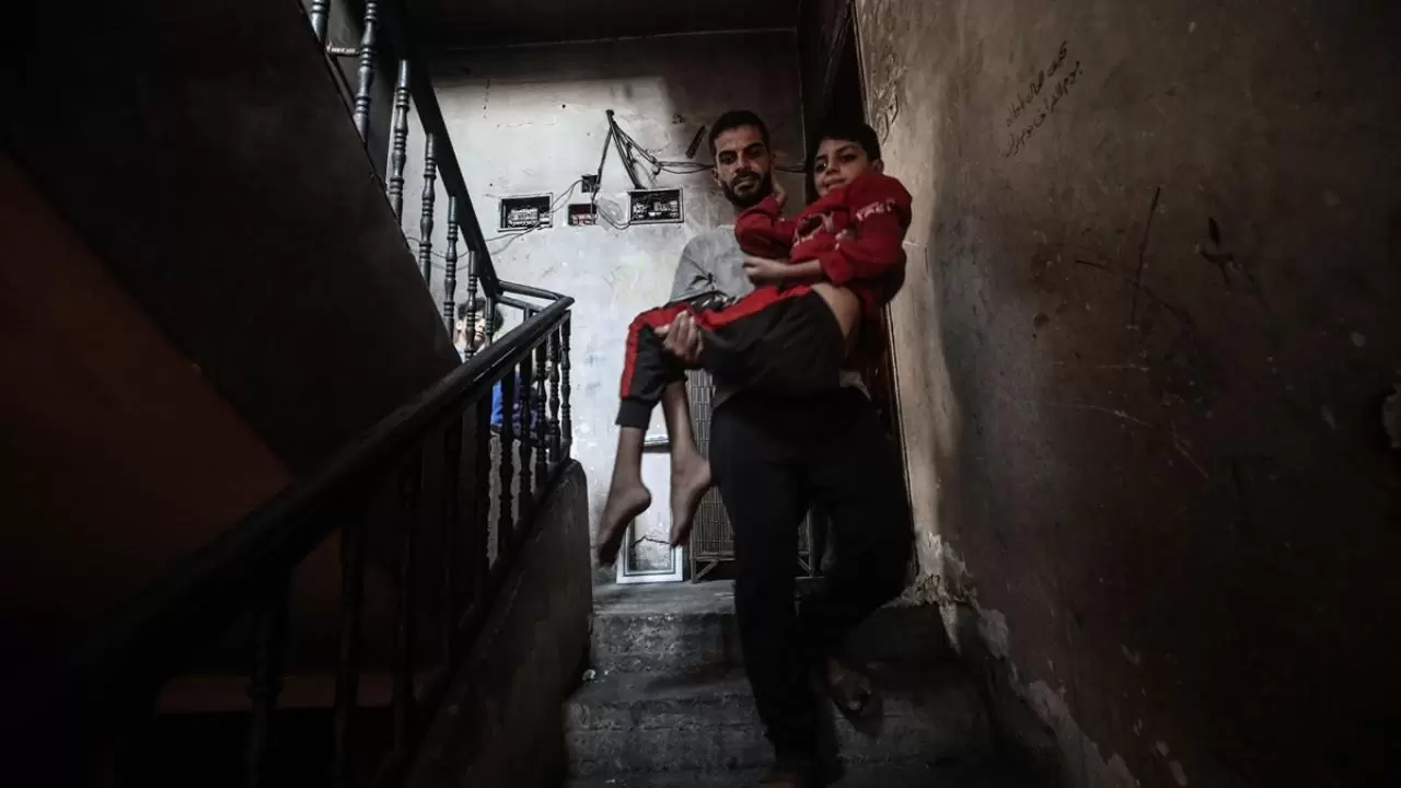 İsrail, Filistinli Reyyan'ın çocukluğunu çalarak tekerlekli sandalyeye mahkum etti 8