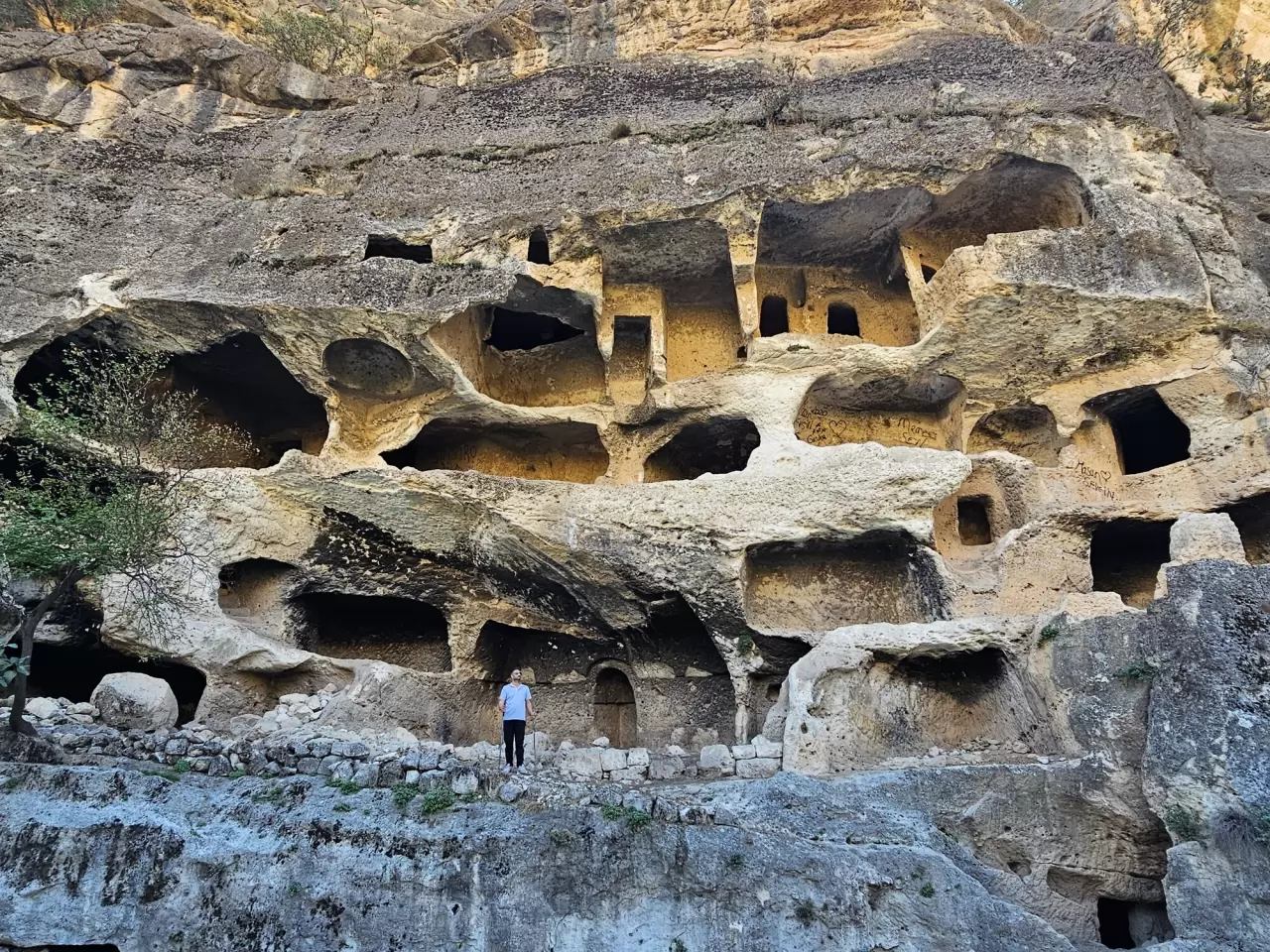 Gabar Dağı'ndaki saklı cennet: "7 katlı apartman mağarası" 3