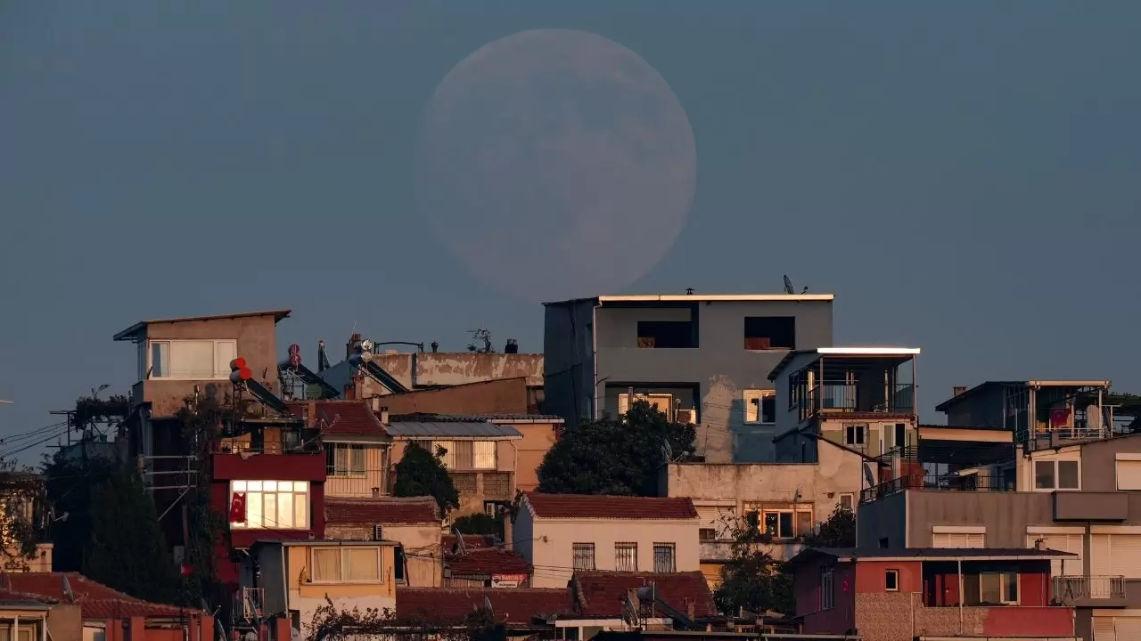 İzmir'de Dolunay geceyi aydınlattı 2