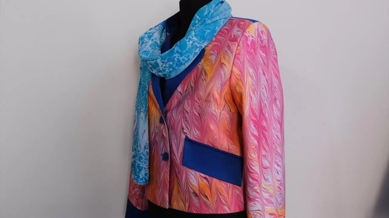 Çorum'da eskiyen kıyafetler ebru desenleriyle yenileniyor 2