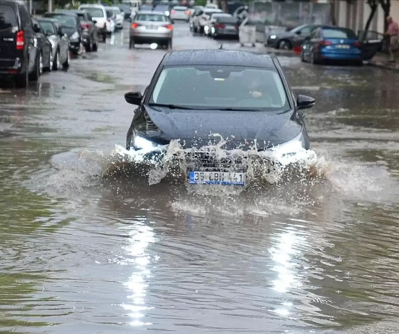 Meteoroloji’den kuvvetli yağış ve kar uyarısı: Sıcaklıklar düşüyor! 8