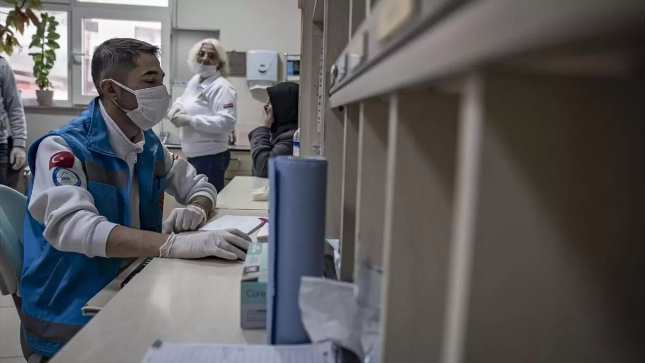 Yaşlıların evini diş kliniğine çeviriyor, bakıma muhtaç hastalara konfor sağlıyorlar 14