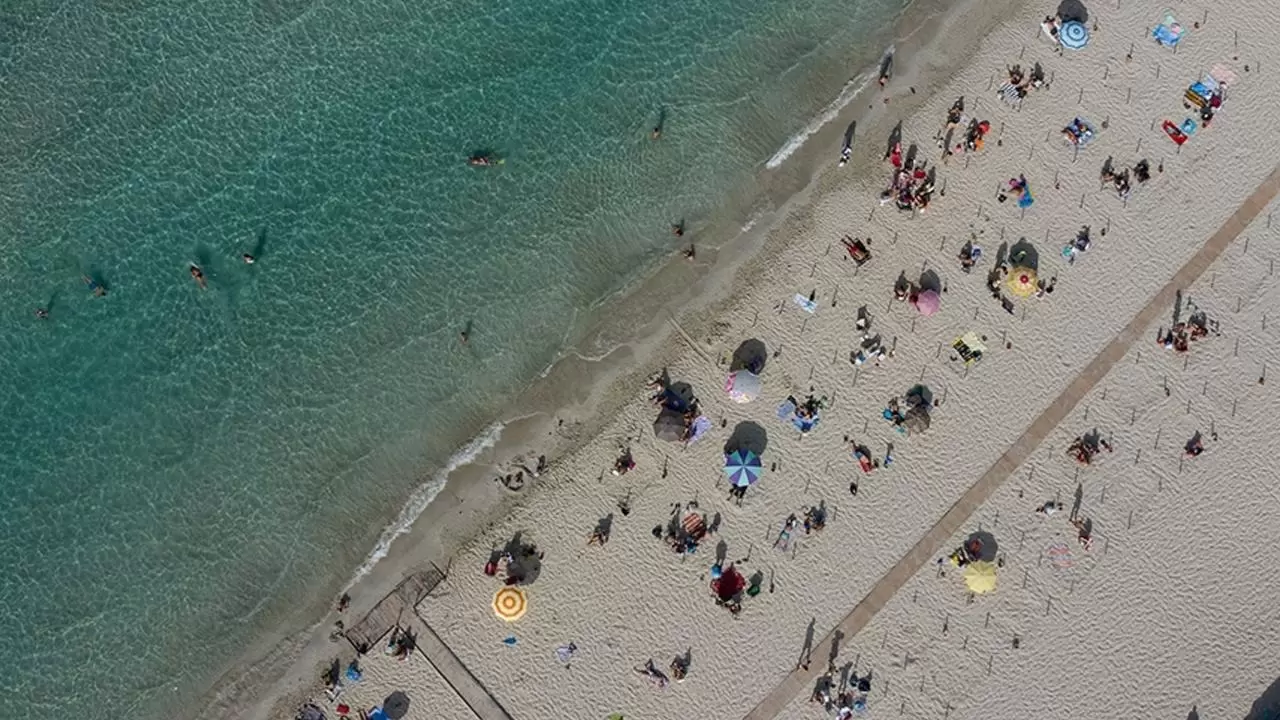 Bilim insanlarından uyarı: Yüzyıl sonuna kadar sahillerin neredeyse yarısı yok olacak 1