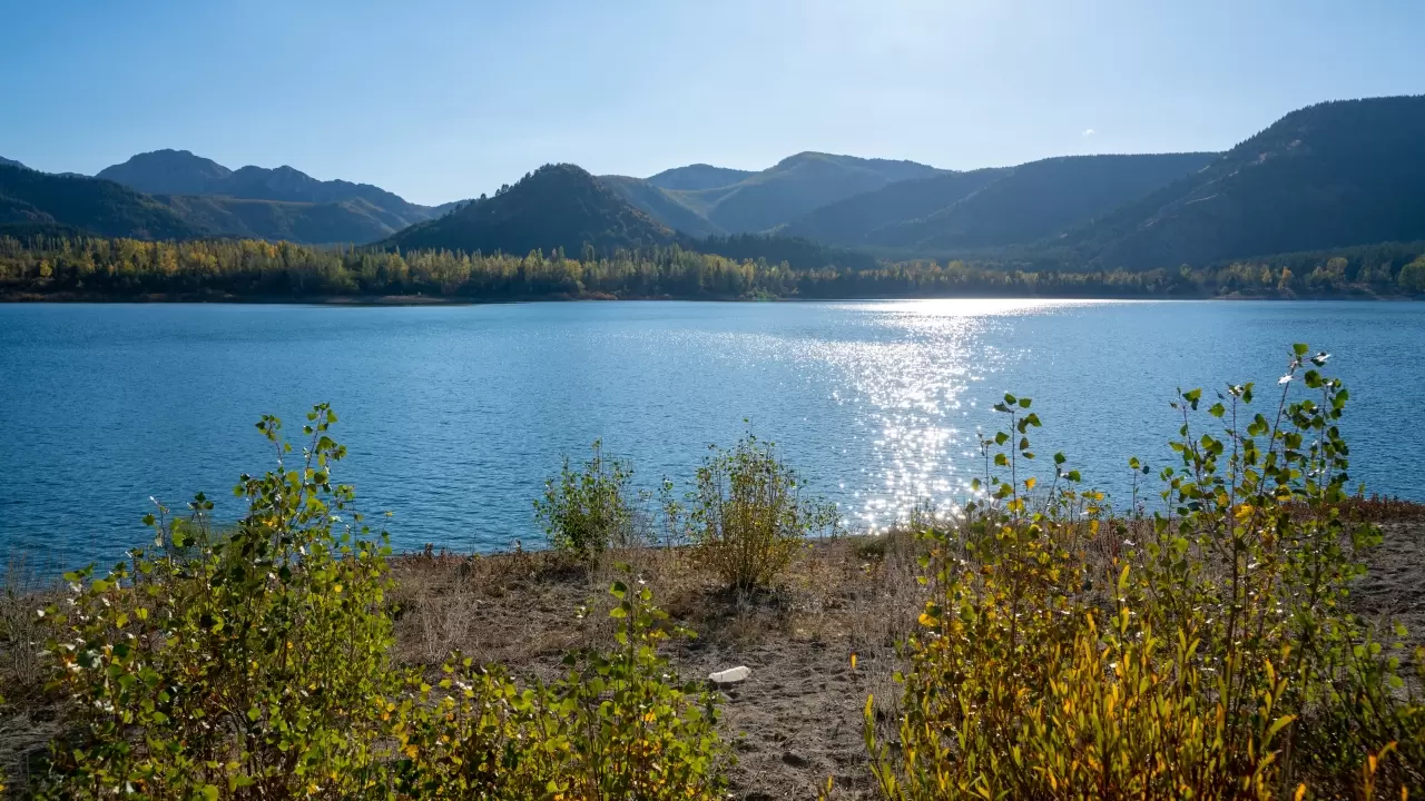 Gölcük Tabiat Parkı’nda sonbahar renk cümbüşü büyülüyor 20