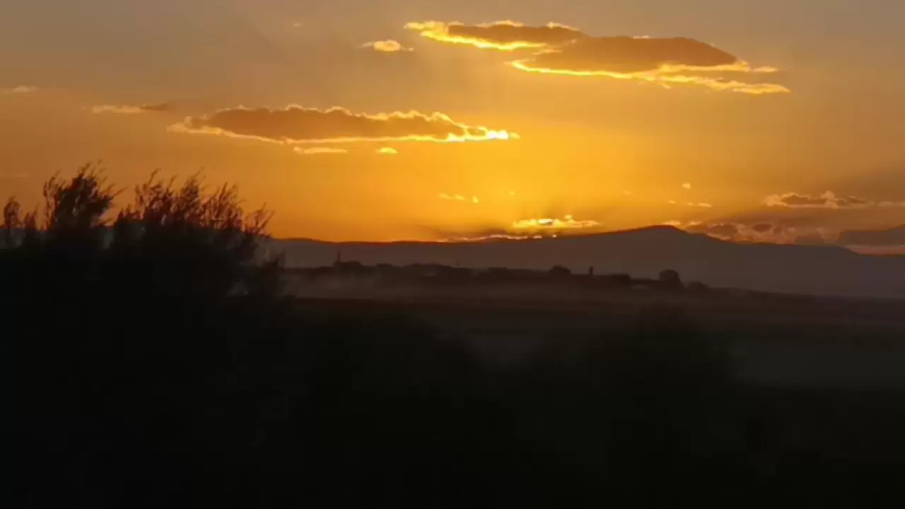 Kars'ta gökyüzü kızıla büründü 4