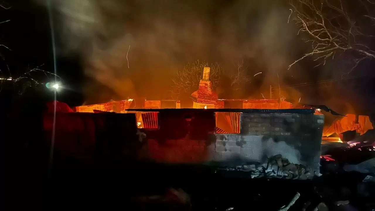 Alevlere teslim olan evde yanarak hayatını kaybetti 3