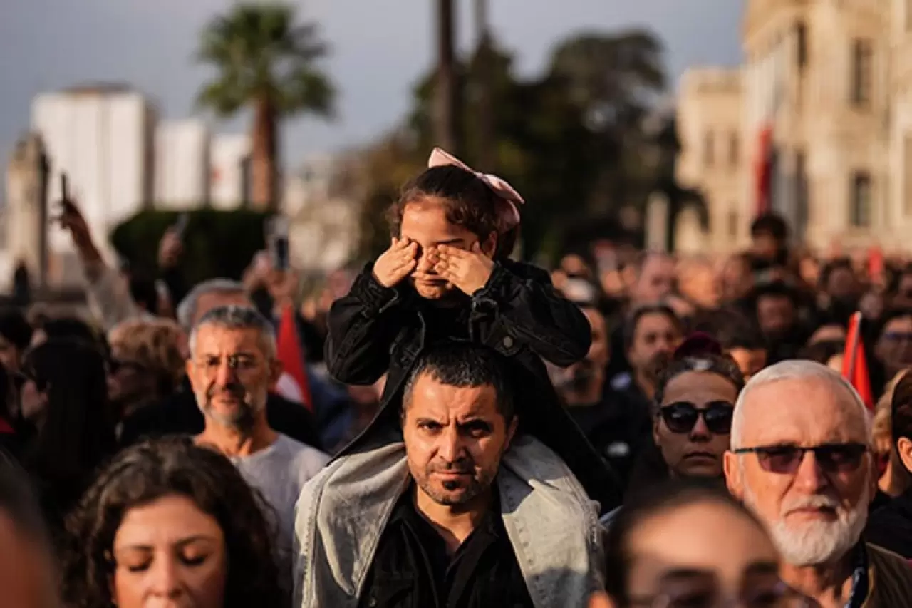 Türkiye Atatürk'ü anıyor! Dört bir yanda hayat adeta durdu 19