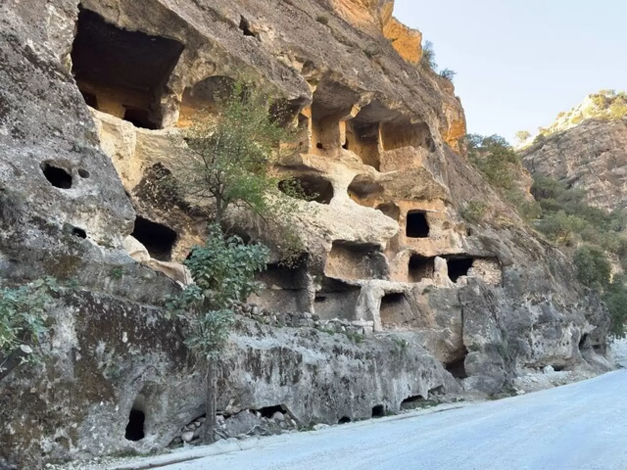 Gabar Dağı'ndaki saklı cennet: "7 katlı apartman mağarası" 6