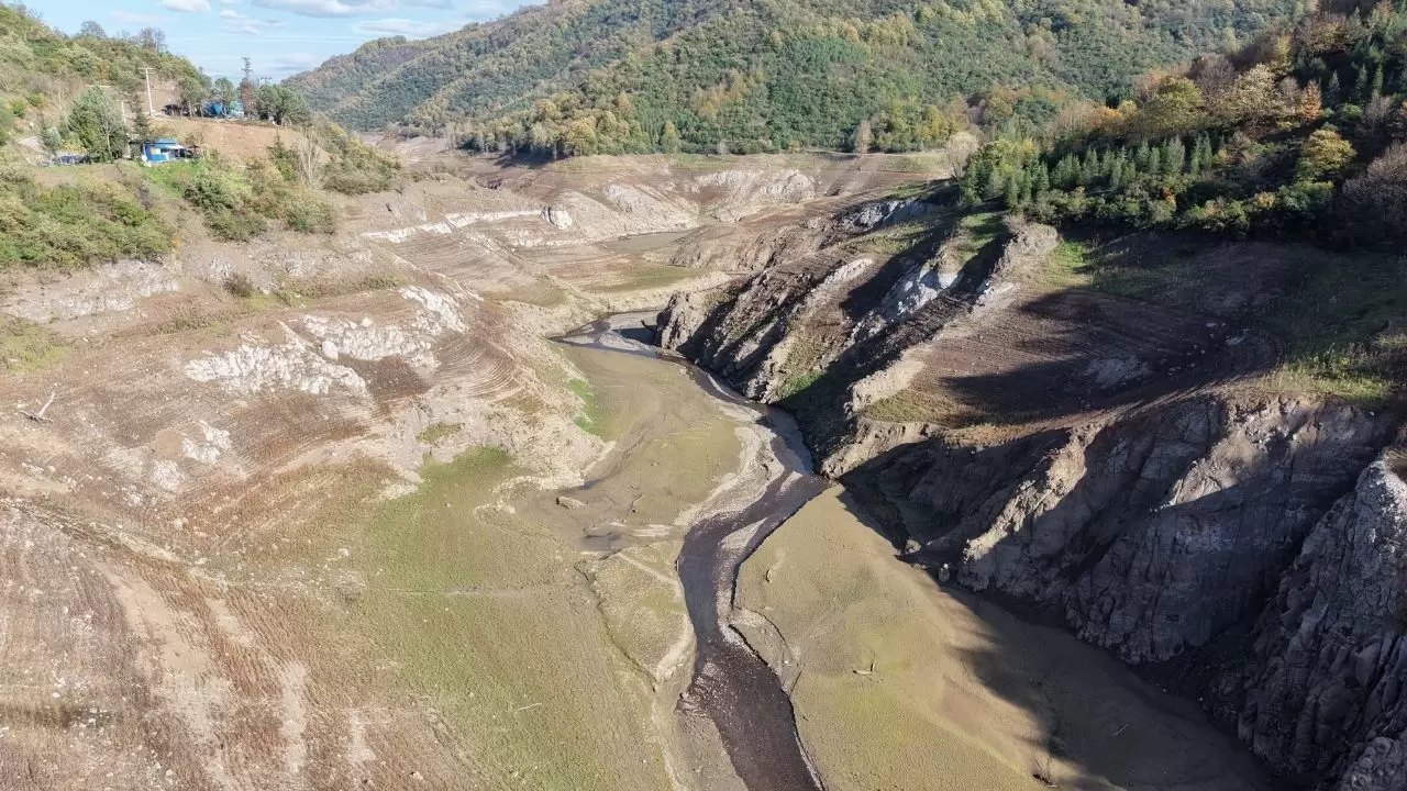 Kocaeli’nde alarm! Yuvacık Barajı’nda su seviyesi sadece %4’e düştü 2