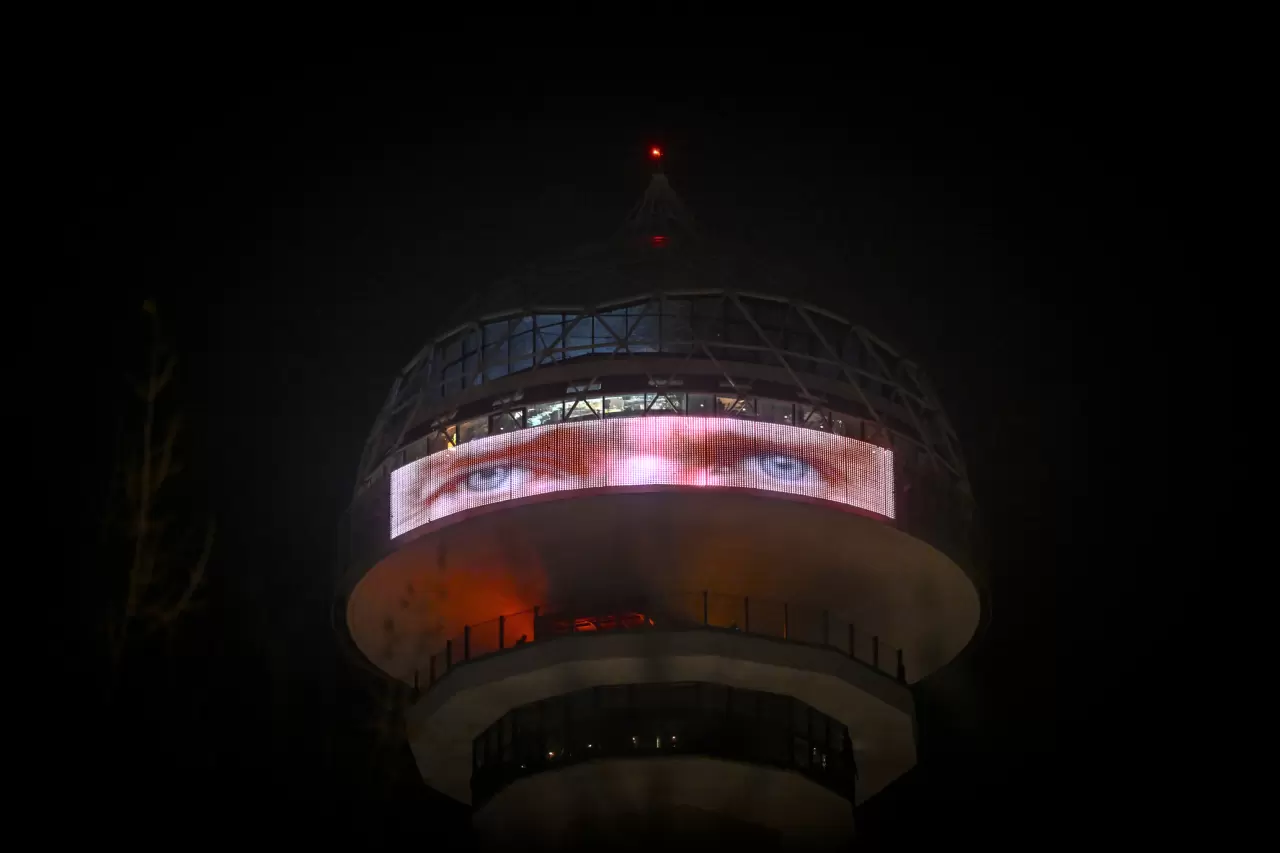 Atakule'ye "10 Kasım Atatürk'ü Anma Günü"ne özel yansıma 3