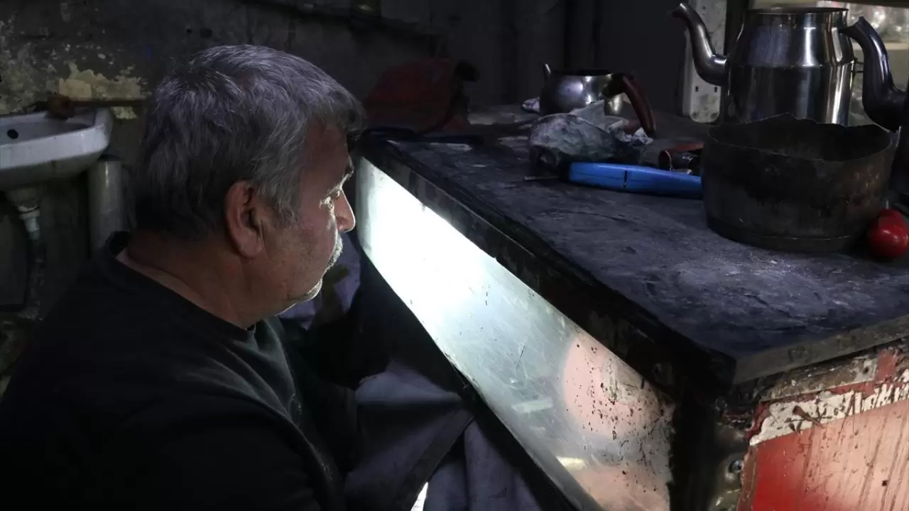 41 yıllık mesleğini bırakıp "unutulmasın" diye kalaycılığa başladı 9