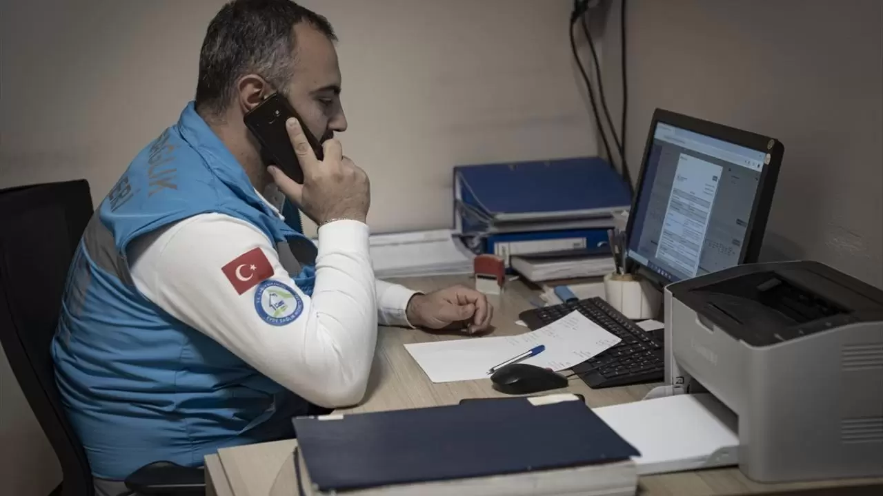 Yaşlıların evini diş kliniğine çeviriyor, bakıma muhtaç hastalara konfor sağlıyorlar 11