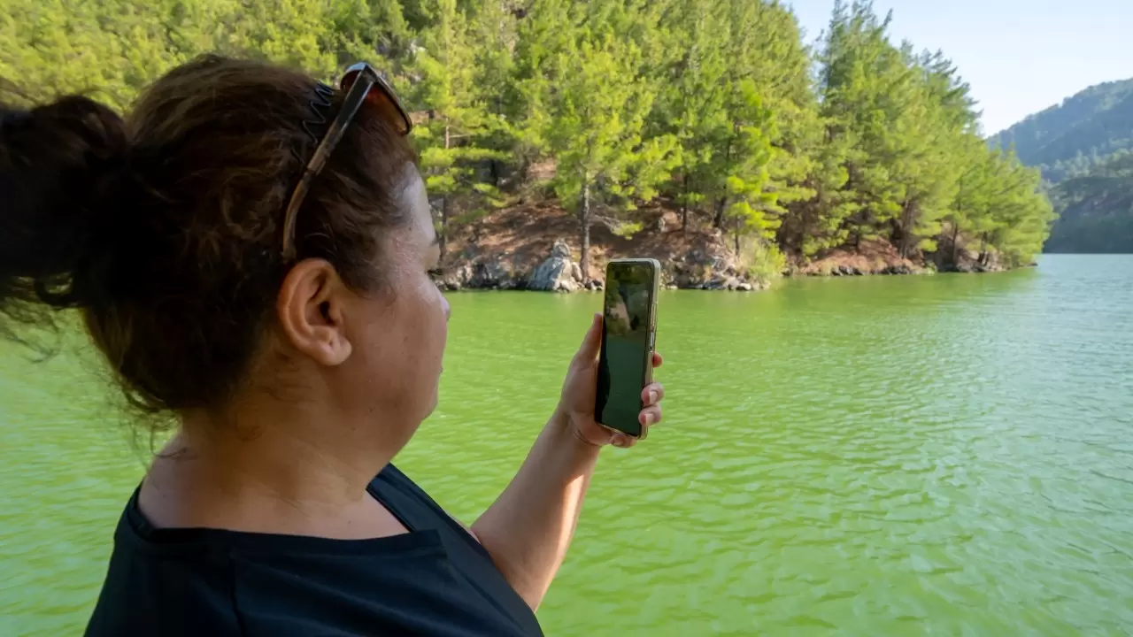 Doğaseverler Karacaören 2 Baraj Gölü'nü tekneyle geziyor 8