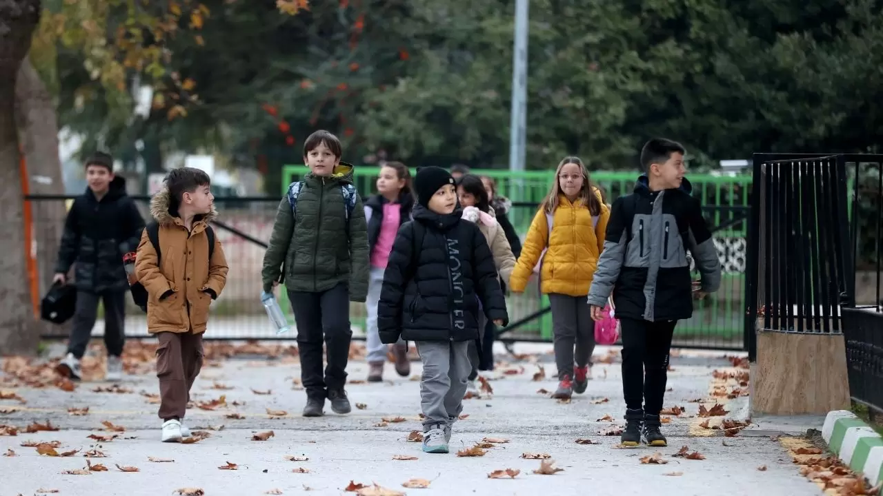 Ara tatil bitti, öğrenciler yeniden ders başında 2