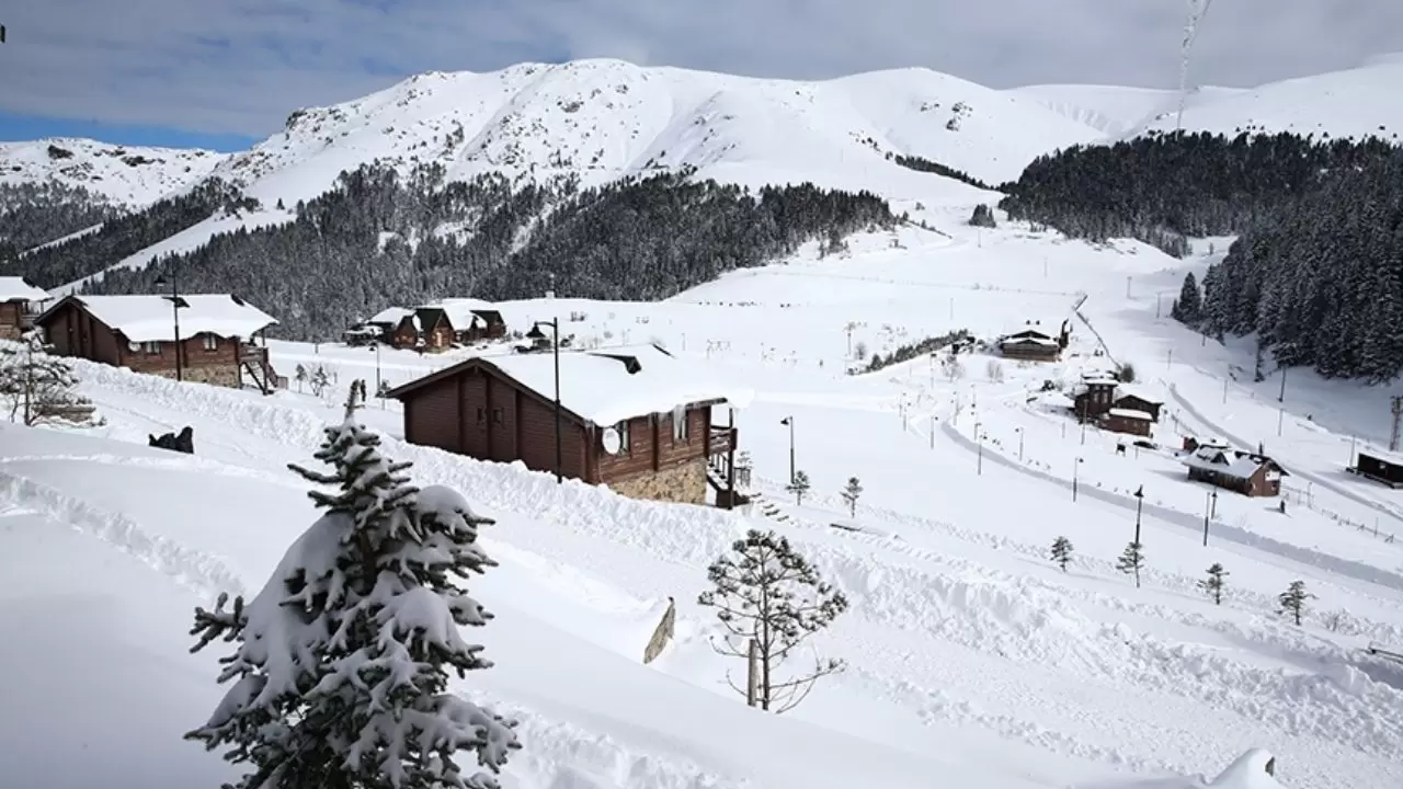 Türkiye’nin bazı yüksek kesimleri kar beyaza büründü 1